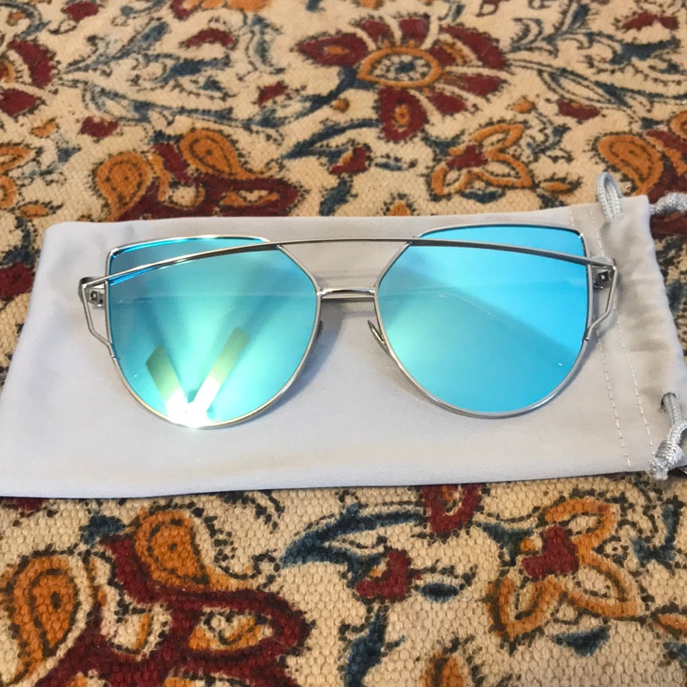 Blue mirrored glasses